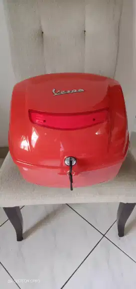 Box + Support Top Box Vespa LX/S Good Condition