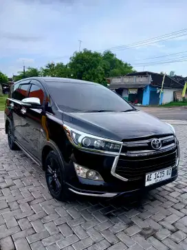 Toyota Innova Reborn Venturer 2.0 M.T