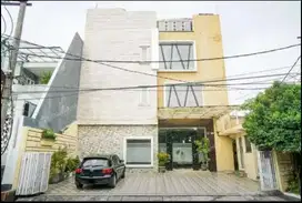Dijual Guest House dan Kost Mewah Ngomset  Lokasi Gayungsari Surabaya