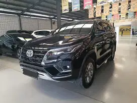 MULUS TERAWAT LIKE NEW ! Toyota Fortuner VRZ 2.8 AT 2022 Hitam