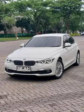 BMW 320i AT Luxury 2018 - DP 5JT