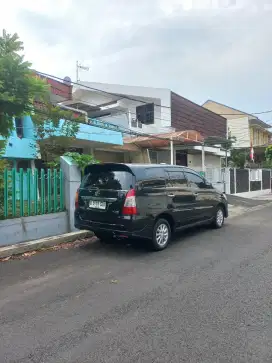 Toyota Innova V luxury AT 2012