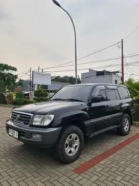 toyota landcruiser vx100 sahara australia