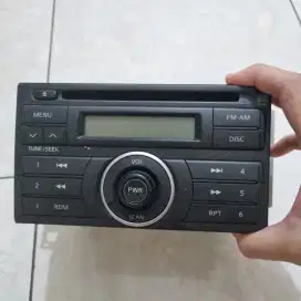 Head unit bekas livina minus