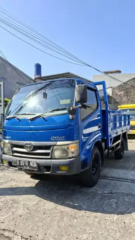 Toyota dyna 110st engkel bak 3way orsinil 2011