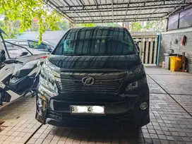 Toyota Vellfire ZG 2.4 AT 2014