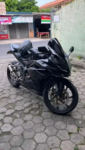 CBR250RR black freedom 2019