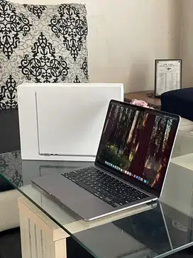 MacBook Air 2024 M3 13 inch 16/256