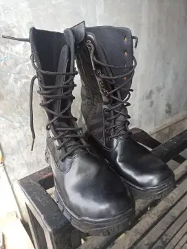 Sepatu pdl uk 44 satpam