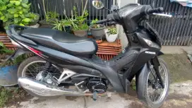 Di jual motor Honda revo fit 2017