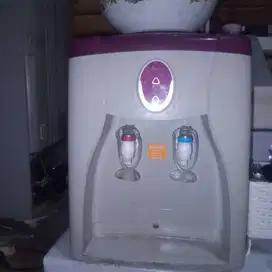 Dispenser Young Ma, masih mulus TDK ada cacat utk
