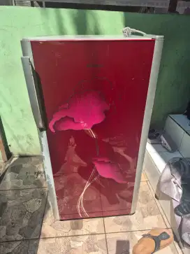 Kulkas 1 pintu Polytron Belleza orisinil siap pakai