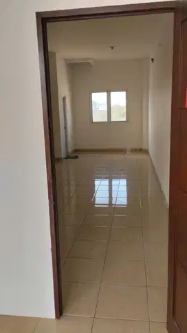 Disewakan ruko 3 lantai hadap jalan raya dekat sekolah dan gereja