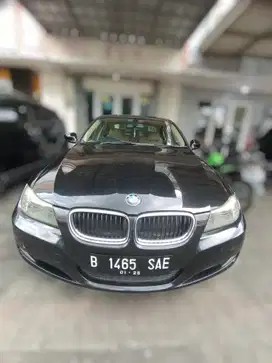 BMW 320i 2011 Bensin