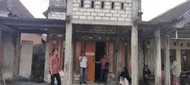 RUMAH DI DESA BALONGWANGI, TIKUNG LAMONGAN