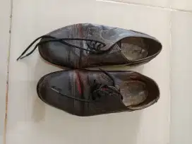 Jual sepatu bekas