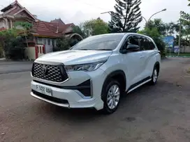 Innova Zenix V At 2023  Km17rb