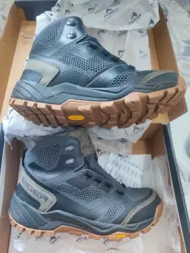 Sepatu Eiger Vipera