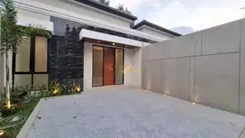 RUMAH BARU, MODERN, 8 MENIT KE KAMPUS UII JOGJA