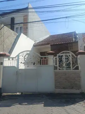 DISEWAKAN RUMAH DI DAERAH KARANG EMPAT
