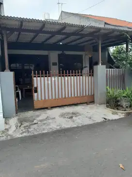Rumha strtegis di Pondok Kelapa