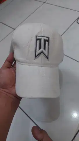 Topi nike tiger woods