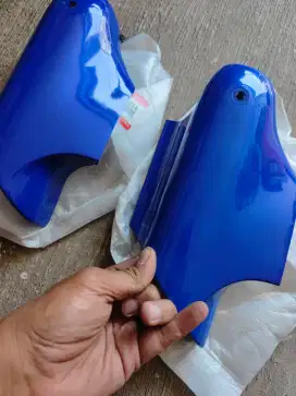 Cover kuping tutup spakbor kanan satria lumba biru ori suzuki