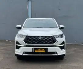 Toyota kijang innova zenix 2.0 Q HV TSS modellista