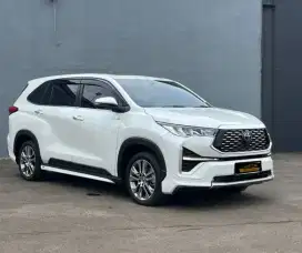 Toyota kijang innova zenix 2.0 Q HV TSS modellista