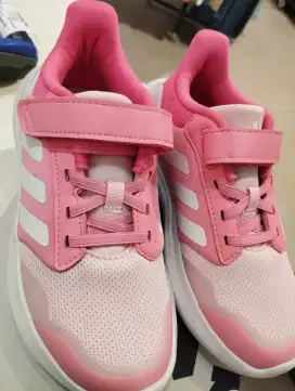 Sepatu Adidas kids running