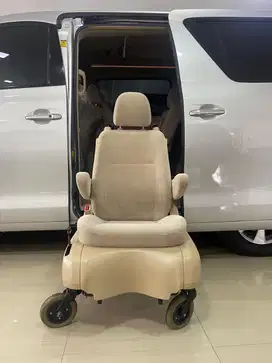 Wellcab Premium Sound Alphard 2010 Silver