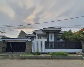 Rumah Wisma Mukti Klampis Anom MINIMALIS SIAP HUNI BOULEVARD BAGUS