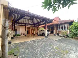 RUMAH MEGAH DAN STRATEGIS DI PUSAT KOTA JOGJA, PLERET BANTUL