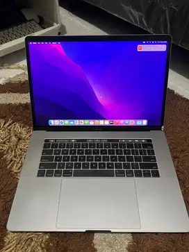 Macbook pro 15 inch 2016 16/512
