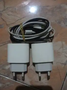 2 buah charger iphone ori murah