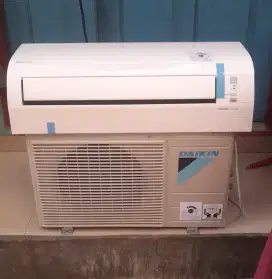 Jual ac daikin thailand 1/2 pk R32 terbaru 3 bln pakek bekas rasa baru