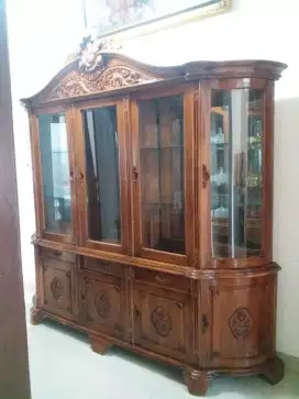 Lemari jati hias 5 pintu kondisi bagus