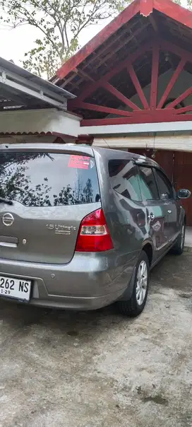 Nissan Grand livina 2012 Bensin