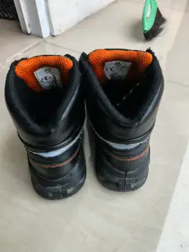 SEPATU SAFETY KINGS