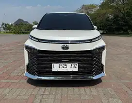 Toyota Voxy 2022 Bensin