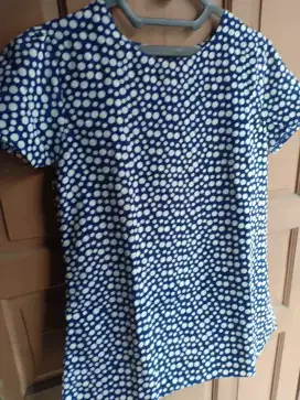Baju atasan motif bola-bola, size s