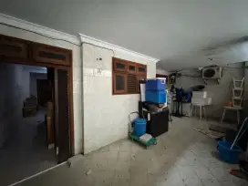 IP3045: Rumah Jelambar Strategis Dekat Jalan Utama
