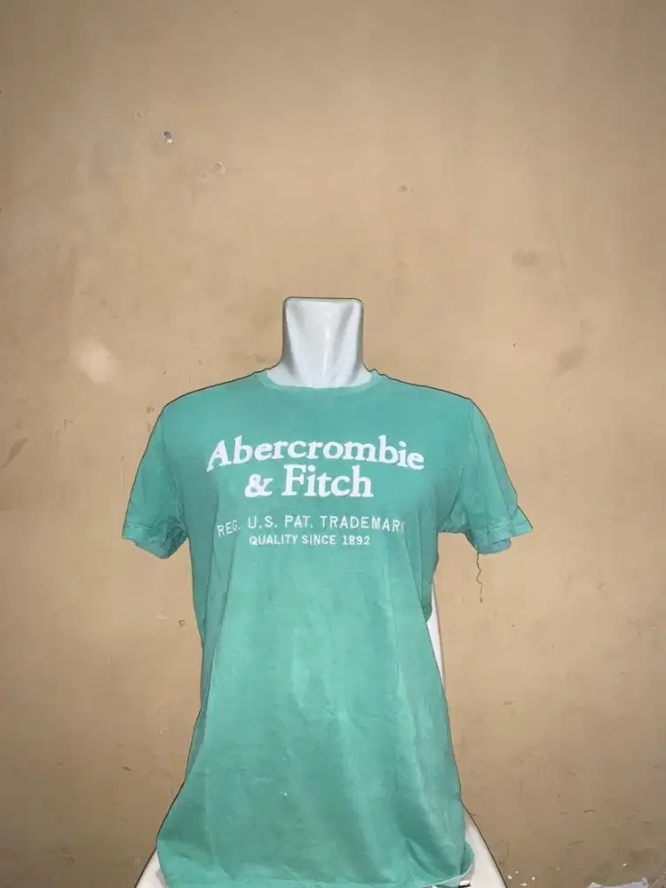 Kaos lengan pendek warna hijau