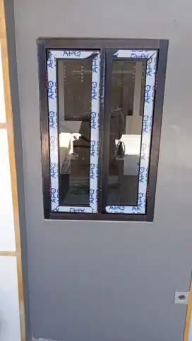 Jendela alumunium kaca