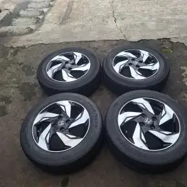 Velg dan ban mobilio rs r15 bisa tt