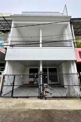 Dijual Rumah Renovasi di Buaran, Jakarta Timur! Lokasi Strategis