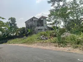 Strategis Antara UGM dan UII Tanah Di Jl.Kaliurang Km.10