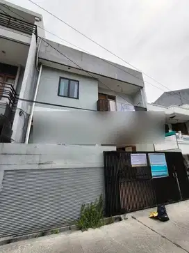 Rumah Green Ville 120m2, 2.5 tingkat row 2 Mobil Bisa KPR Jakarta Bara