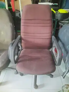 Kursi kantor model panjang