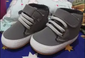 Sepatu anak abu abu